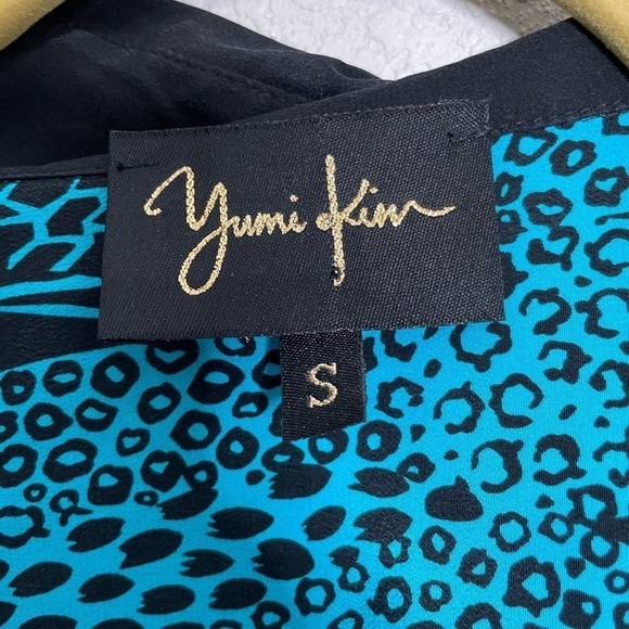 Yumi Kim Blue Animal Print Button Down Silk Blouse Small - Picture 3 of 6